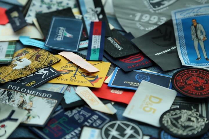 Factory wholesale custom polyester damask woven labels for clothing