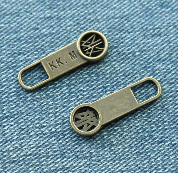 Factory Customize different shape zipper pull for bag