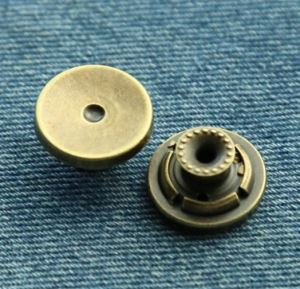 Klasični Traper Brass metalni gumb